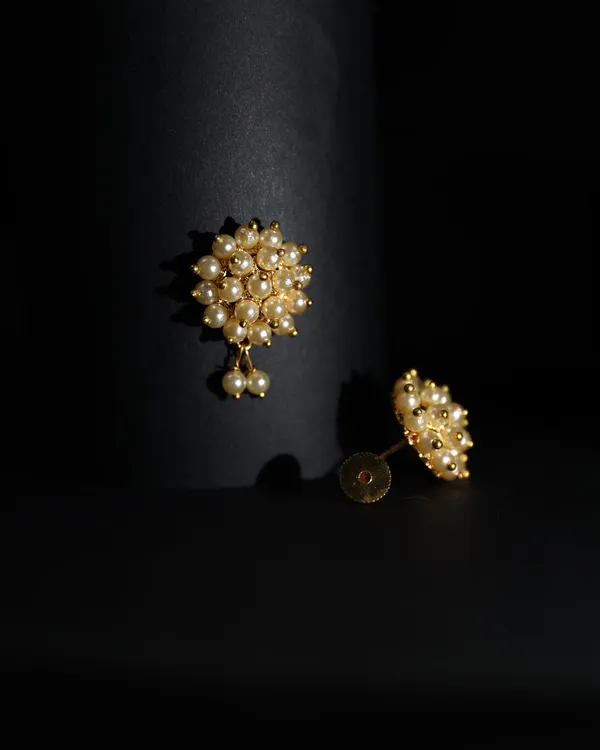 Gold_Dewdrop_Cluster_Studs_For_Women