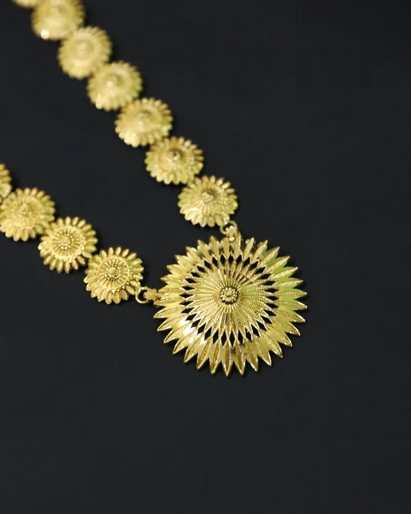 Golden_Sunburst_Micro_Plated_Haar_Set_For_Women