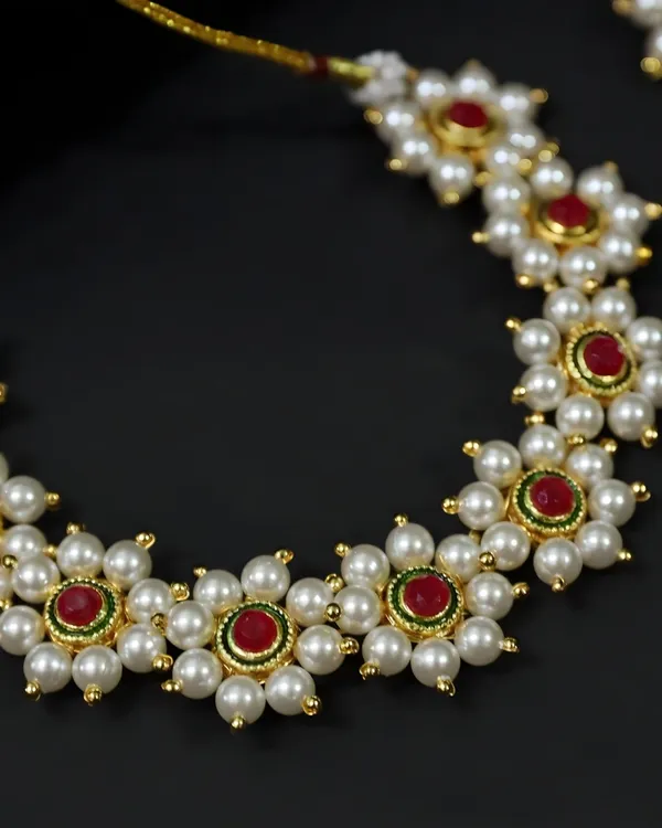 White_And_Red_Floral_Moti_Chinchpeti_Jewellery_Set_For_Women