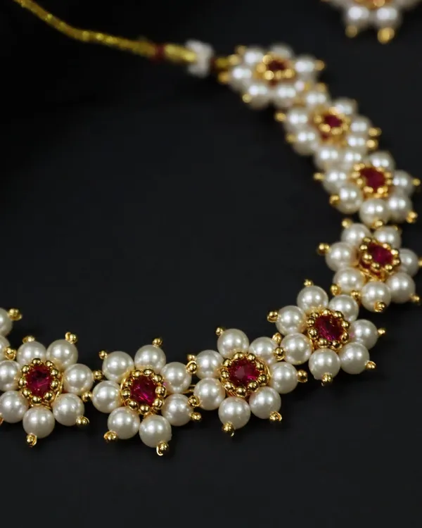 Dark_Pink_Traditional_Moti_&_Kundan_Choker_For_Women