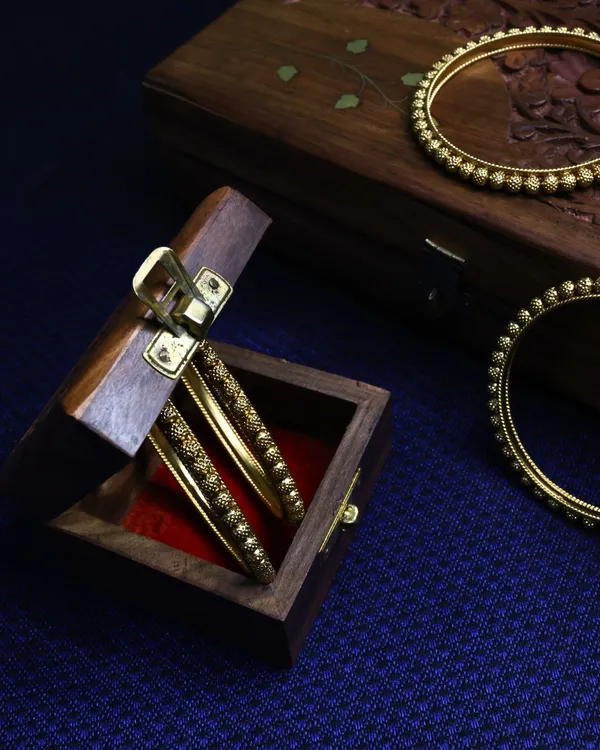 Traditional_Maharashtrian_Bor_Mala_Bangles_(Peshwai_Bor_Design)(Set_of_4)