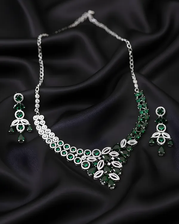 Bottle_Green_Grand_Regal_Sparkle_Teardrop_With_Mangtika(Bindi)_Rhodium_Plated_Cubic_Zirconia_(Cz)_Choker_Set_For_Women