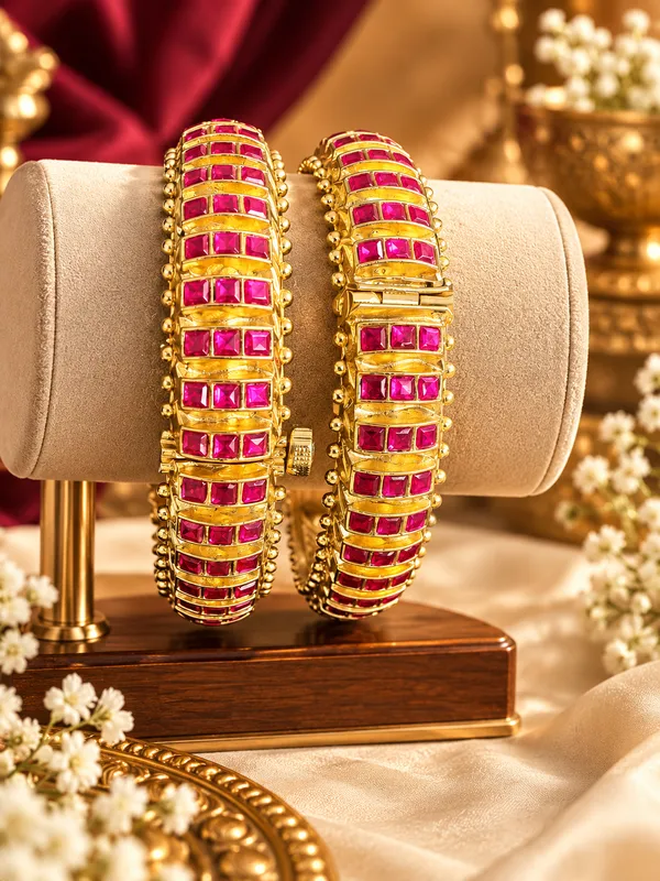 Gulnaar_Lakh_Royale_Bangles