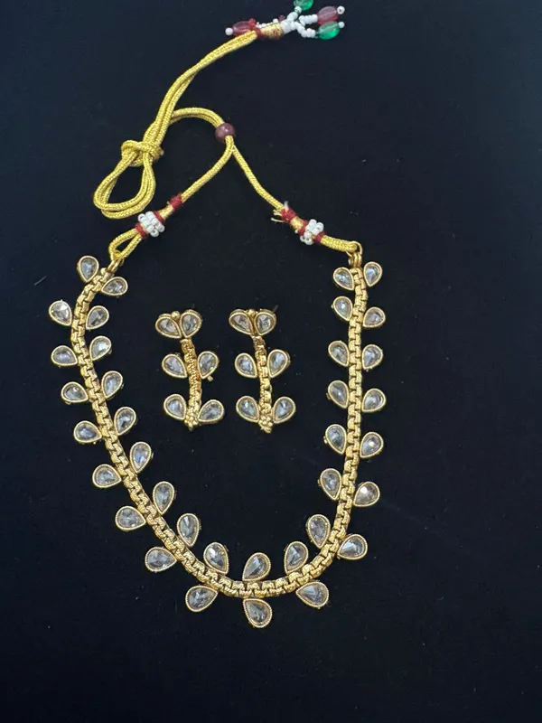 Gold_Pushpika_Tear-Drop_Kundan_Necklace_Set_For_Women