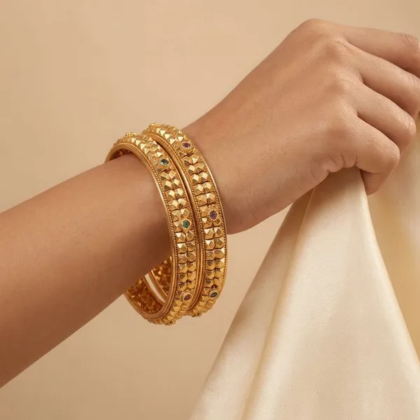 Traditional_Maharashtrian_Ashtapailu_Kada_Two_Layered_(Peshwai_Faceted_Gold_Bangle)(set_of_2)