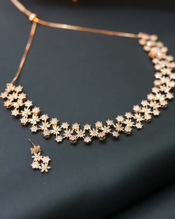 Gold_Winter_Bloom_18K_Gold_Plated_Anti_Tarnish_Floral_Choker_Set_For_Women