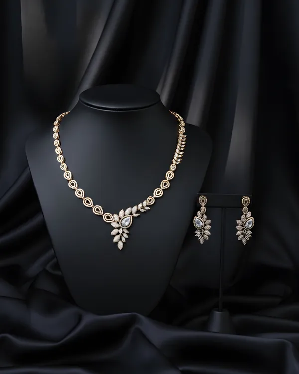 Gold_The_Royal_Teardrop_AntiTarnish_Necklace_And_Earrings_Set_18K_Plated_For_Women