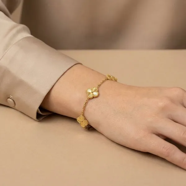 Gold_2_In_1_Clover_Charm_Anti_Tarnish_18K_Gold_Plated_Bracelet_&_Ancklet_For_Women