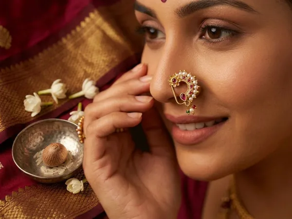 Peshwai_Pearl_Floral_Nath