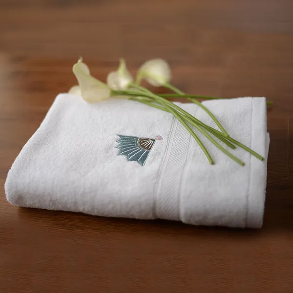 White_Suzhou_Embroidery_Ultralux_Bath_Towels
