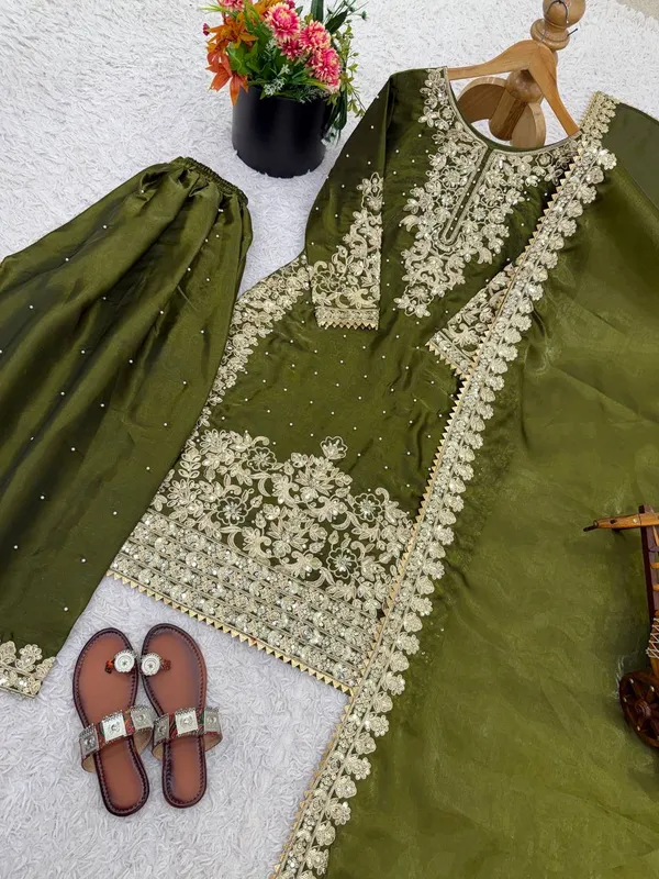 Green_Velvet_Suit_Set_For_Women