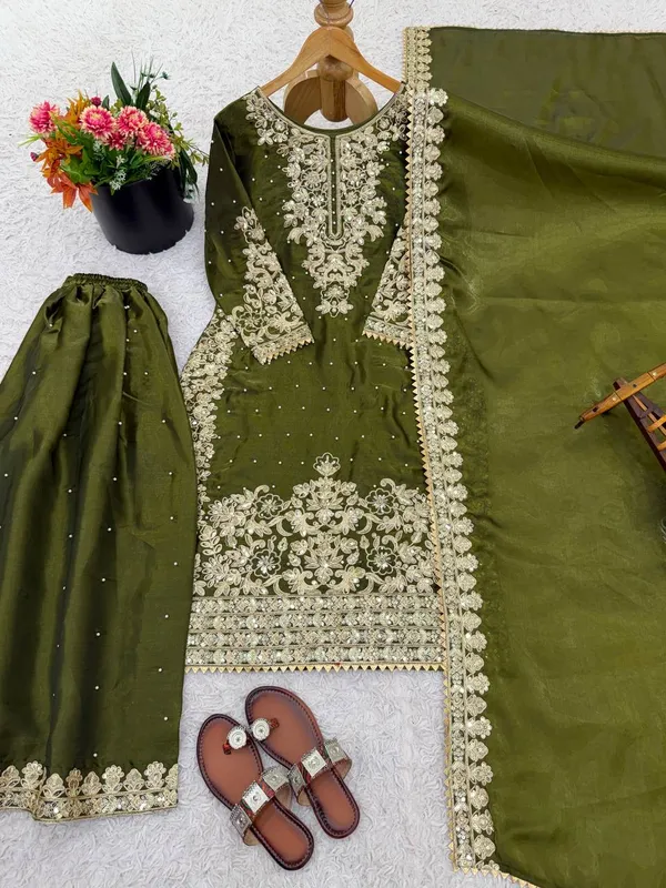 Green_Velvet_Suit_Set_For_Women