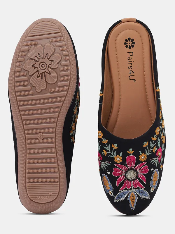 Black_Embellished_Embroidered_Canvas_Slip_On_Flats_For_Women