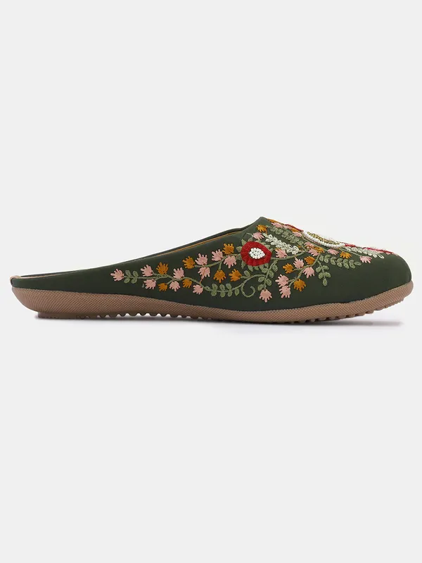 Dark_Green_Embellished_Embroidered_Canvas_Slip_On_Flats_For_Women