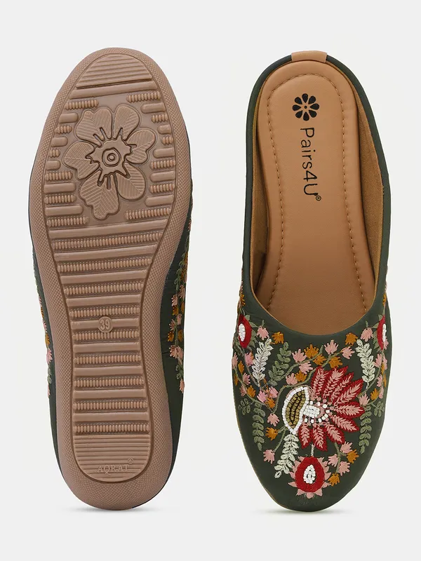 Dark_Green_Embellished_Embroidered_Canvas_Slip_On_Flats_For_Women
