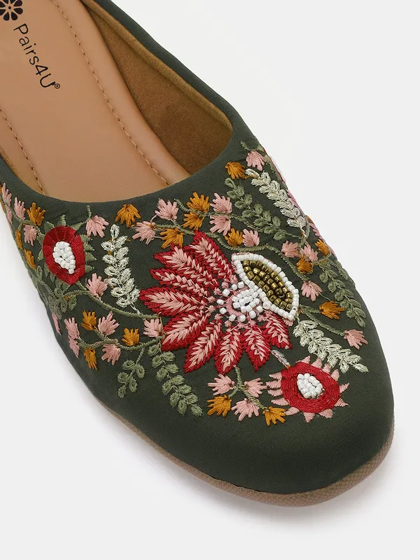 Dark_Green_Embellished_Embroidered_Canvas_Slip_On_Flats_For_Women