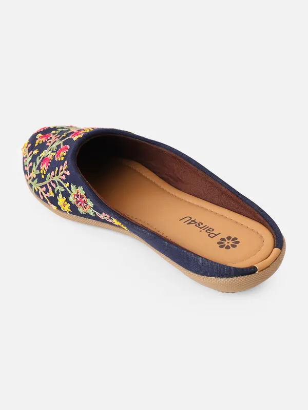 Blue_Embellished_Embroidered_Canvas_Slip_On_Flats_For_Women