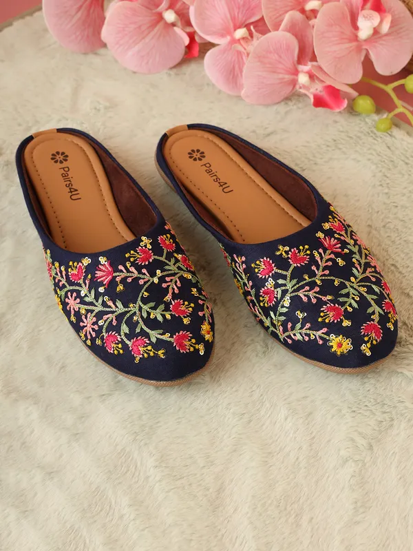 Blue_Embellished_Embroidered_Canvas_Slip_On_Flats_For_Women