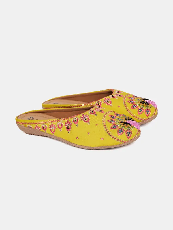 Lemon_Embellished_Embroidered_Canvas_Slip_On_Flats_For_Women