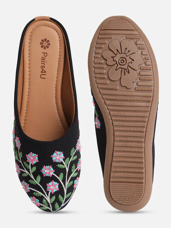 Black_Embellished_Embroidered_Canvas_Slip_On_Flats_For_Women