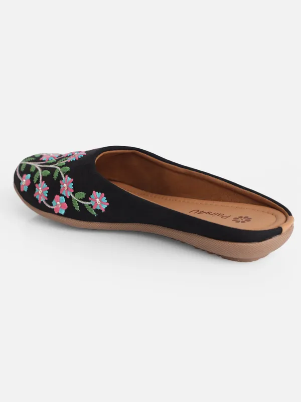Black_Embellished_Embroidered_Canvas_Slip_On_Flats_For_Women