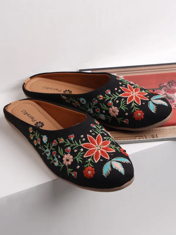 Black_Embellished_Embroidered_Canvas_Slip_On_Flats_For_Women