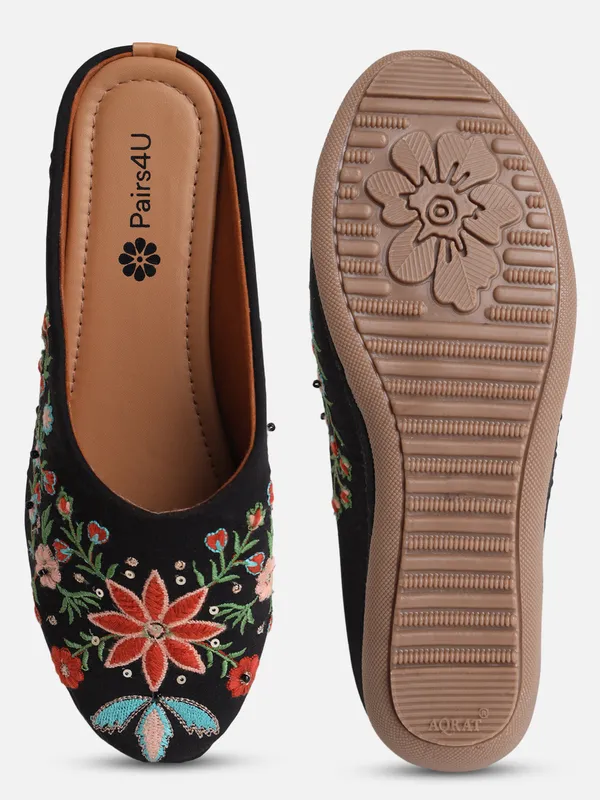 Black_Embellished_Embroidered_Canvas_Slip_On_Flats_For_Women