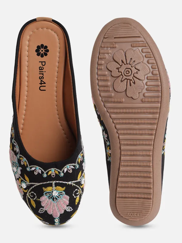 Black_Embellished_Embroidered_Canvas_Slip_On_Flats_For_Women