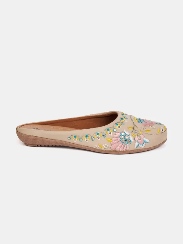 Cream_Embellished_Embroidered_Canvas_Slip_On_Flats_For_Women