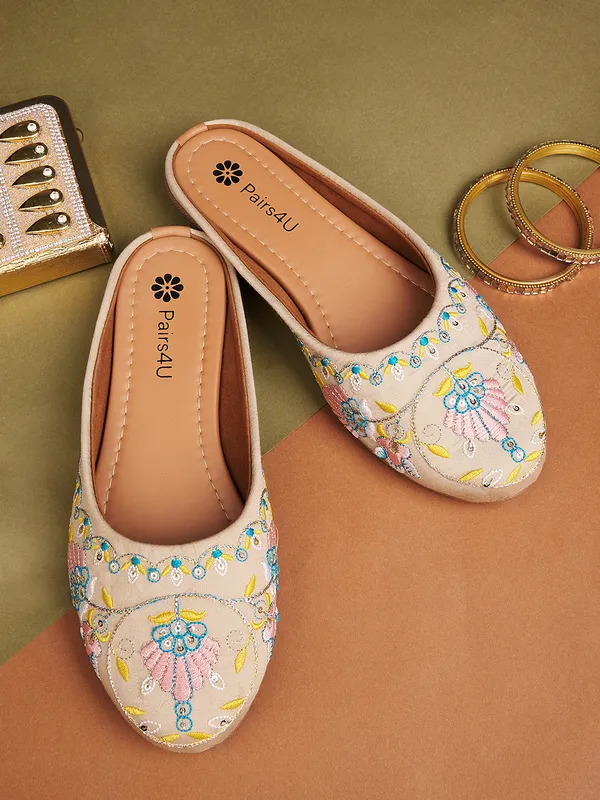 Cream_Embellished_Embroidered_Canvas_Slip_On_Flats_For_Women