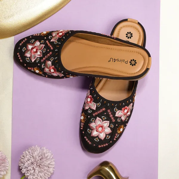 Black_Embellished_Embroidered_Canvas_Slip_On_Flats_For_Women