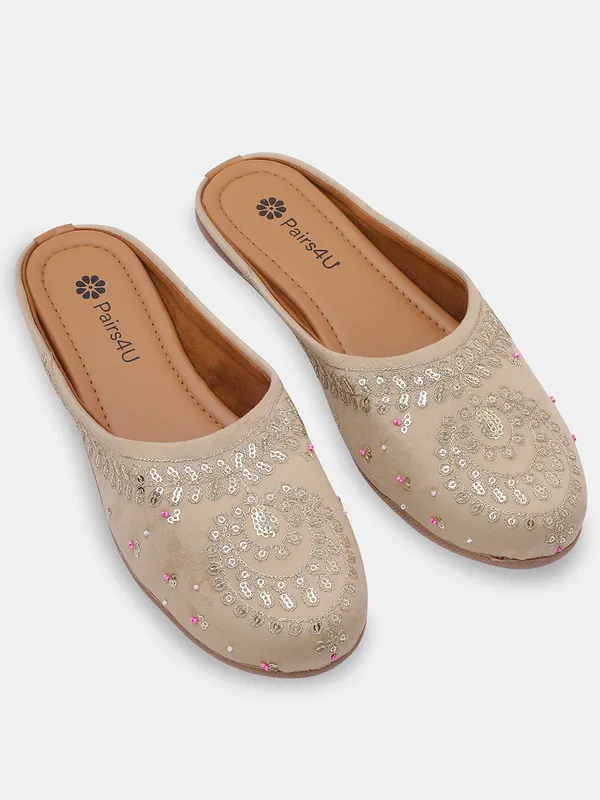 Cream_Embellished_Embroidered_Canvas_Slip_On_Flats_For_Women