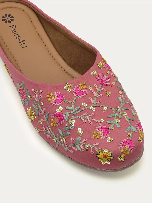 Peach_Embellished_Embroidered_Canvas_Slip_On_Flats_For_Women