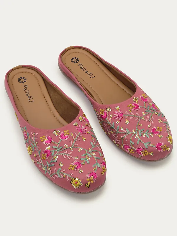 Peach_Embellished_Embroidered_Canvas_Slip_On_Flats_For_Women