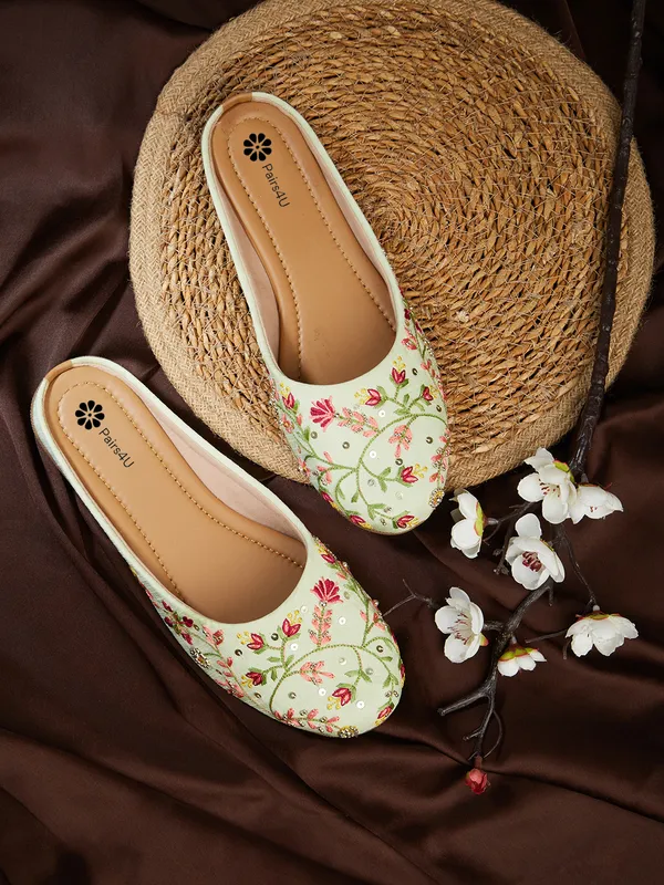 Pista_Embellished_Ethnic_Mules_Flats_For_Women