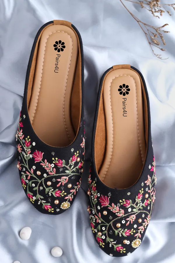 Black_Embellished_Ethnic_Mules_Flats_For_Women