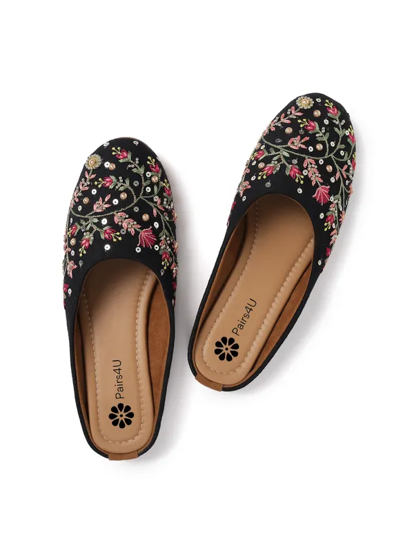 Black_Embellished_Ethnic_Mules_Flats_For_Women