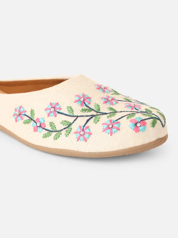 Off_White_Embellished_Embroidered_Canvas_Slip_On_Flats_For_Women