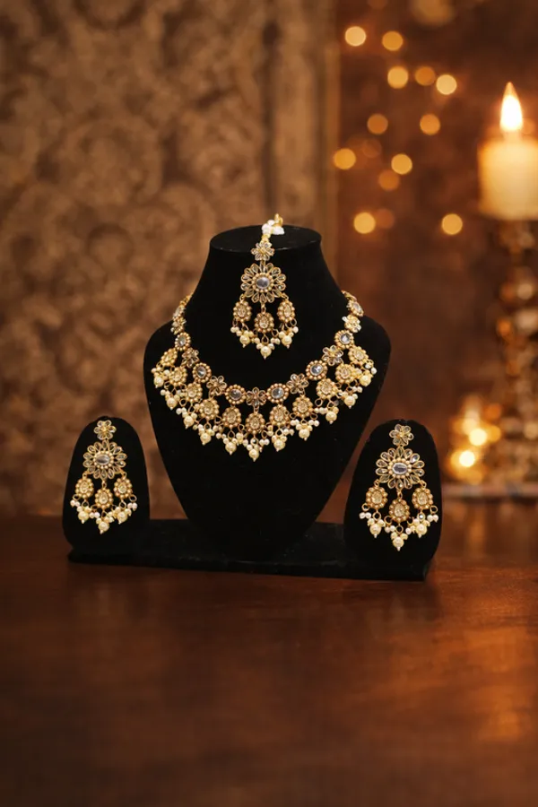 Golden_Alloy_Premium_&_Fancy_Design_Necklace_For_Women