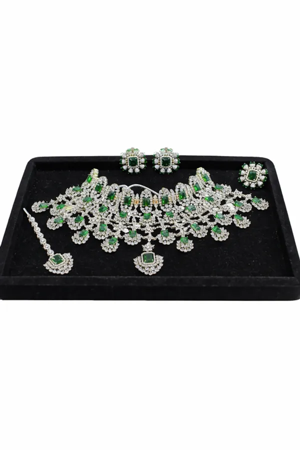 Silver_Alloy_Premium_&_Fancy_Design_Necklace_For_Women
