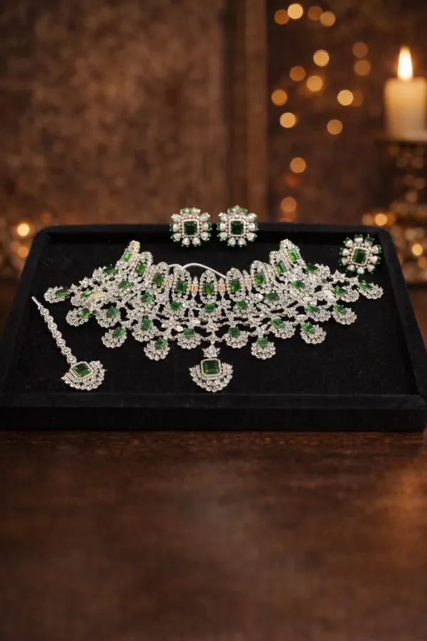 Silver_Alloy_Premium_&_Fancy_Design_Necklace_For_Women