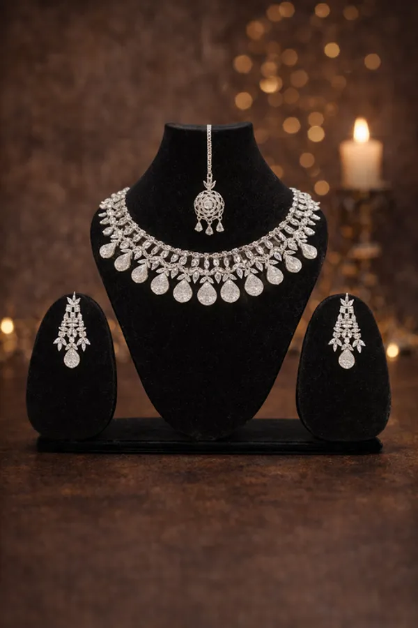 Silver_Alloy_Premium_&_Fancy_Design_Necklace_For_Women