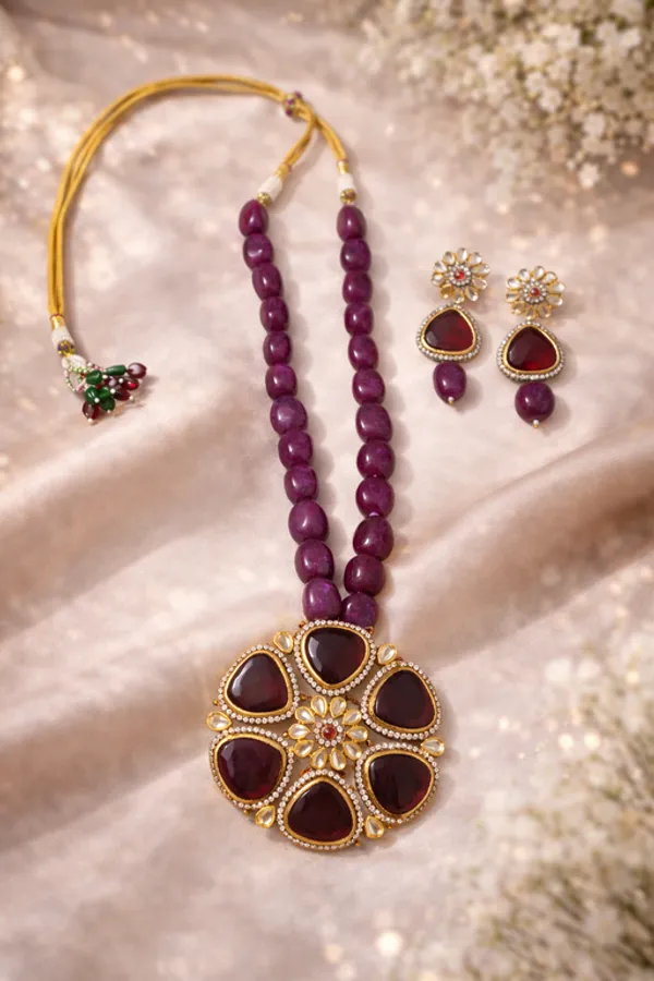 Golden_Alloy_Premium_&_Fancy_Design_Necklace_For_Women