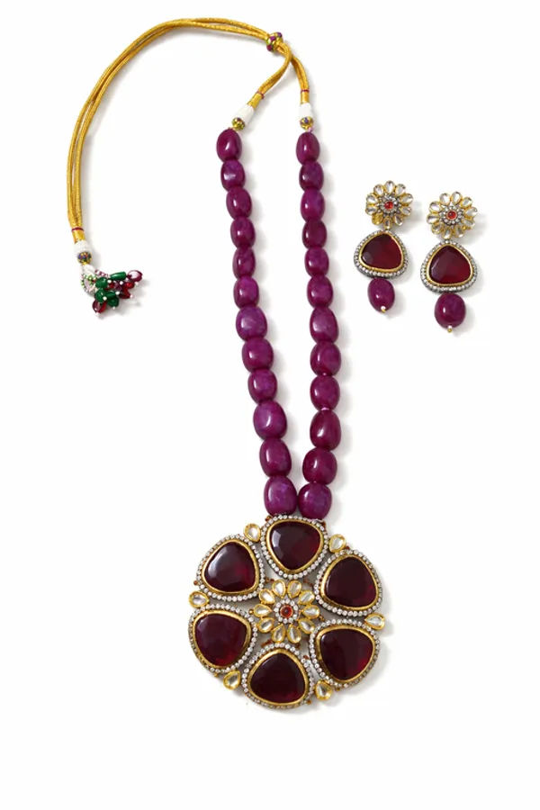 Golden_Alloy_Premium_&_Fancy_Design_Necklace_For_Women