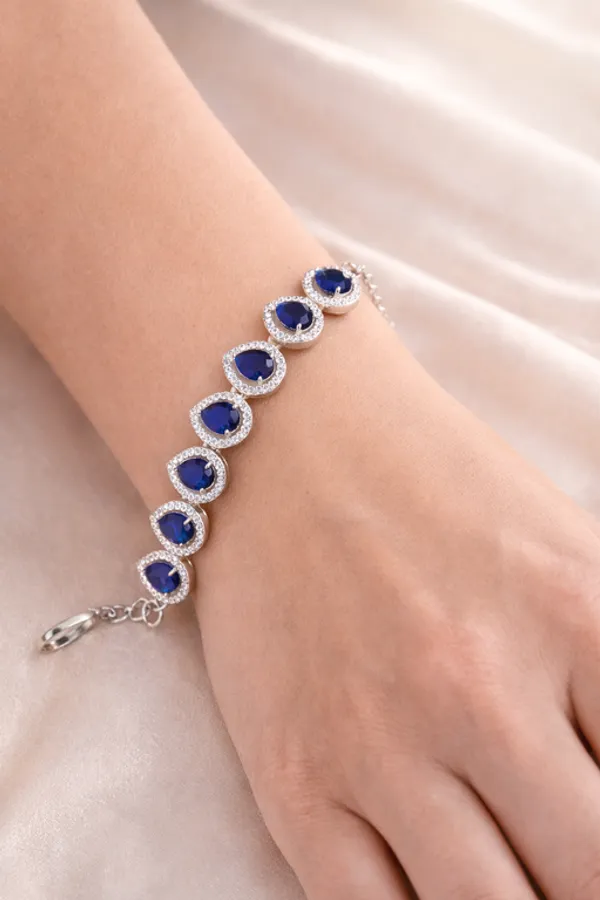 Silver_Alloy_Premium_&_Fancy_Design_Bracelet_For_Women