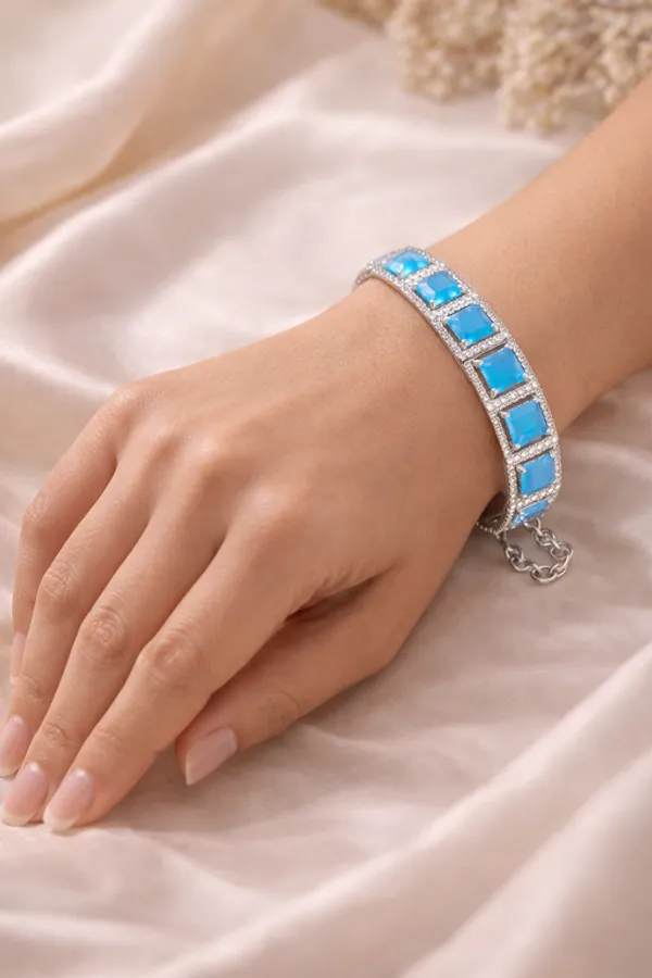 Silver_Alloy_Premium_&_Fancy_Design_Bracelet_For_Women