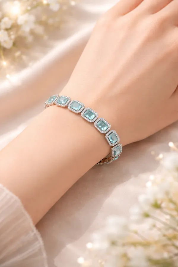 Silver_Alloy_Premium_&_Fancy_Design_Bracelet_For_Women