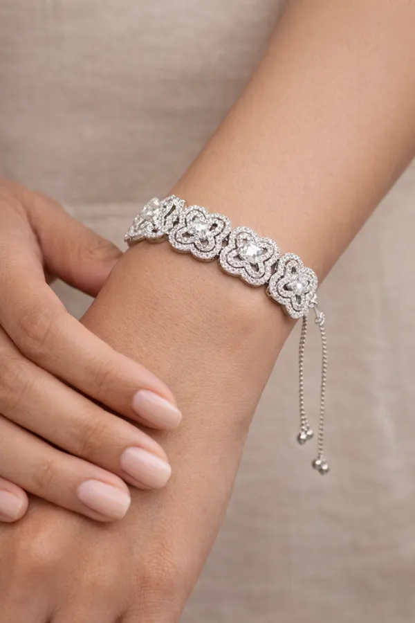 Silver_Alloy_Premium_&_Fancy_Design_Bracelet_For_Women