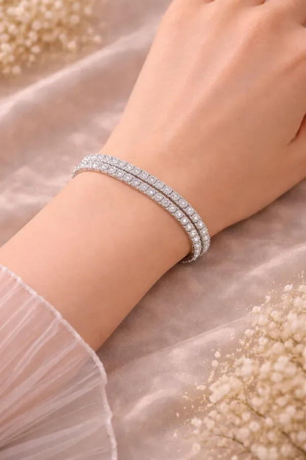 Silver_Alloy_Premium_&_Fancy_Design_Bracelet_For_Women