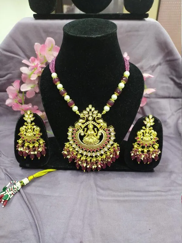 Golden_Copper_Alloy_With_Premium_Quality_Kundan_Polki_Set_With_Earrings_For_Women